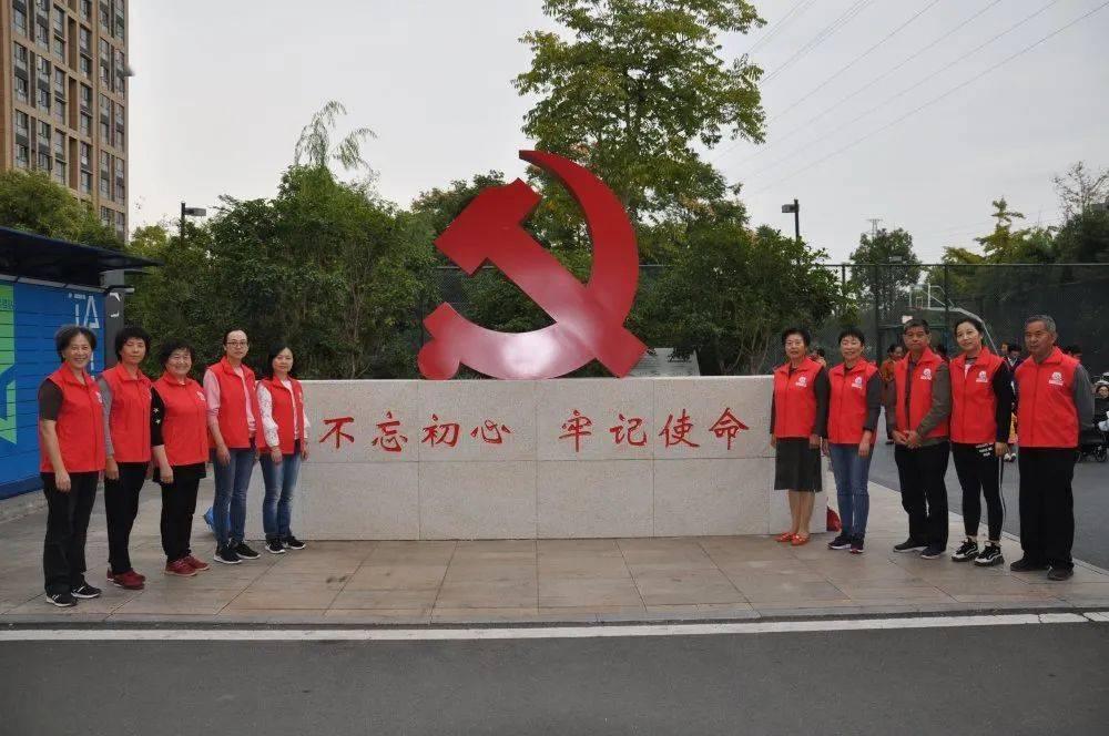 世界上最高的山不是珠穆朗玛峰，它只是海拔最高游戏画面